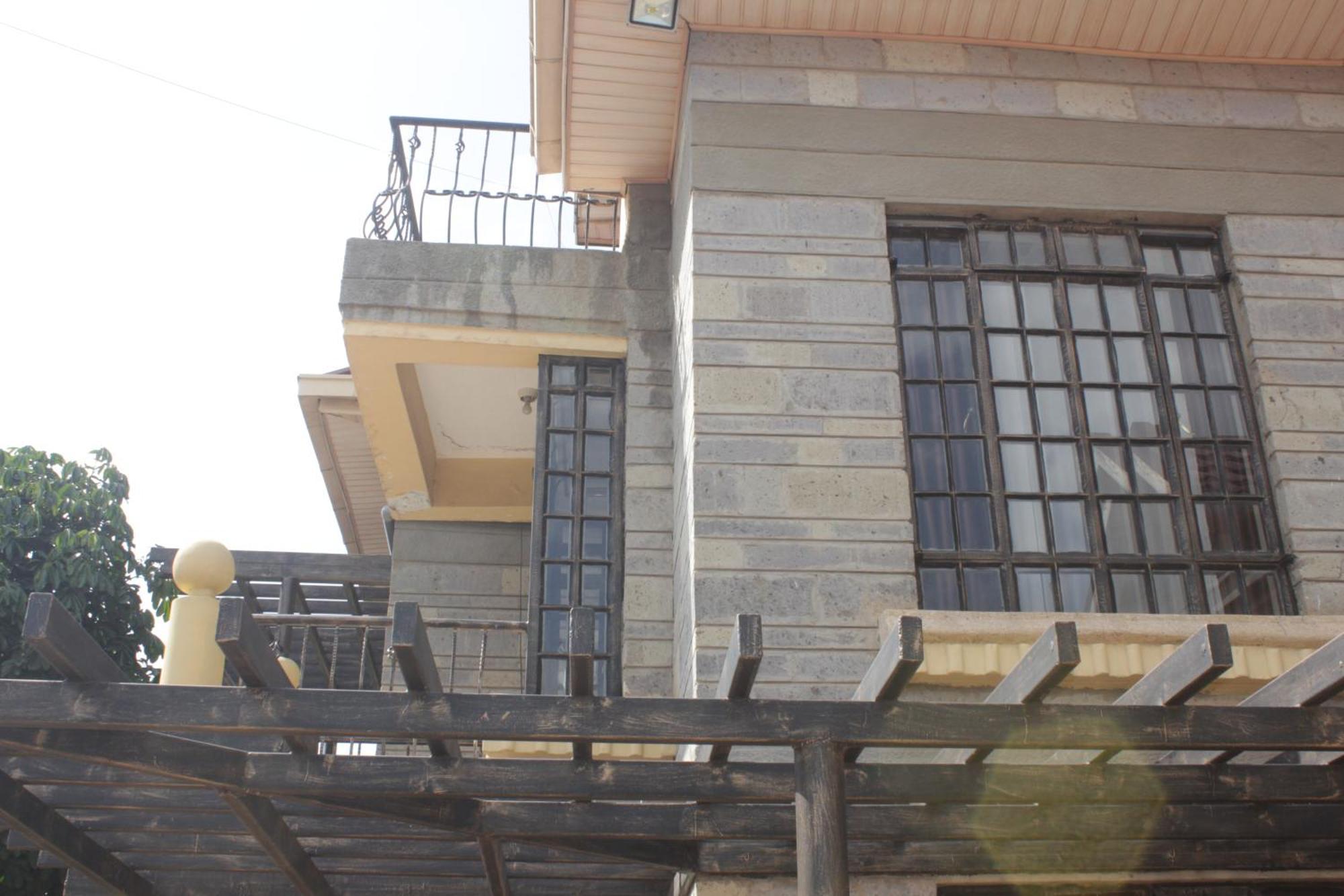 Eshborns House - Near Jomo Kenyatta International Airport And Sgr With Shuttle Services Syokimau ภายนอก รูปภาพ